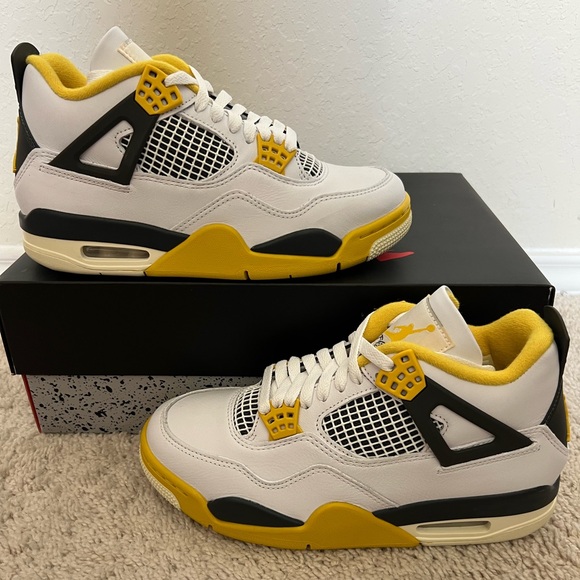 Nike Air Jordan 4 Retro Vivid Sulfur Yellow - Picture 1 of 10